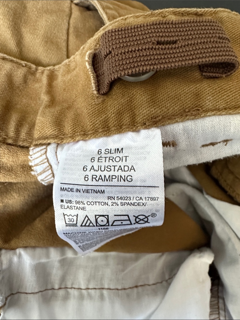 Old Navy Men's Flat-Front Brown/Tan Casual Shorts - Picture 5 of 5